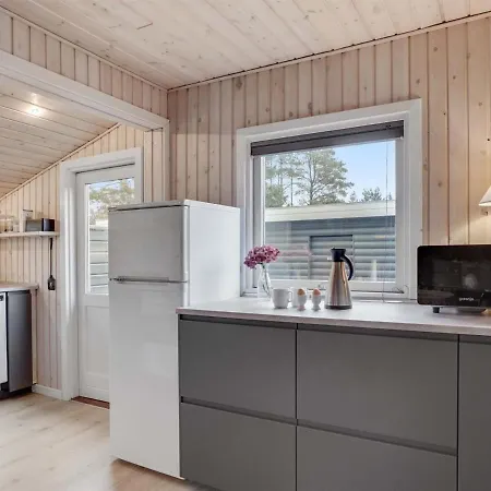Sissa - 1-5km From The Sea In Ne Jutland By Interhome * Hals