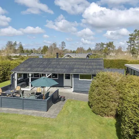 Sissa - 1-5km From The Sea In Ne Jutland By Interhome * Hals
