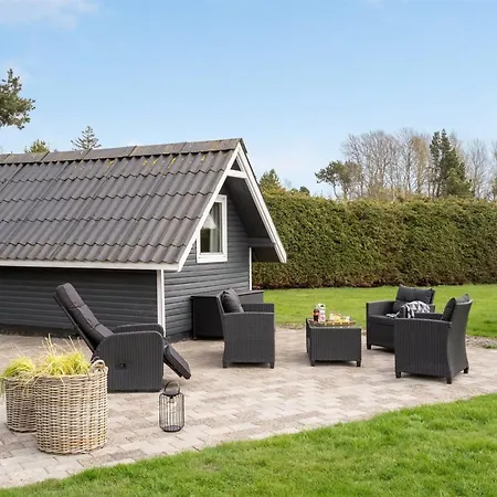 Sissa - 1-5km From The Sea In Ne Jutland By Interhome * Hals