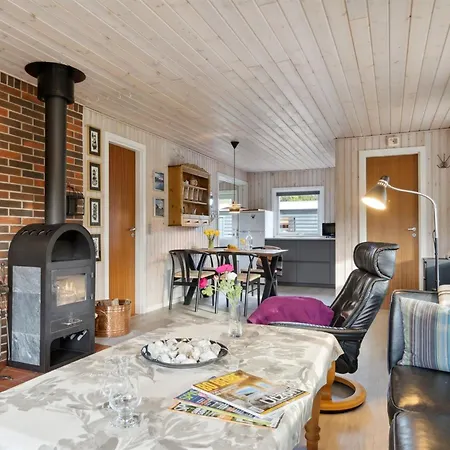 Sissa - 1-5km From The Sea By Interhome Hals