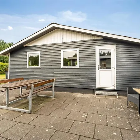 Sissa - 1-5km From The Sea By Interhome * Hals